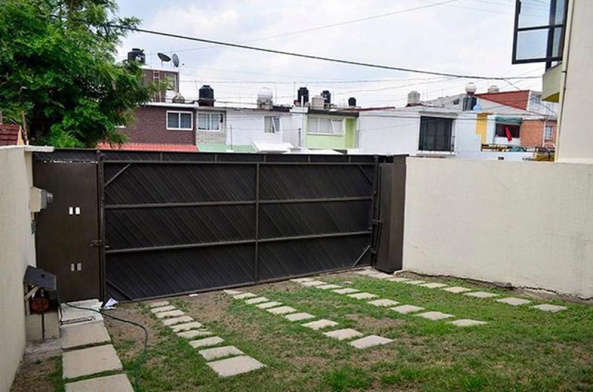 Casa de 3 dormitorios en Ciudad López Mateos, Mexico No. 211767