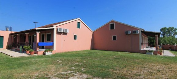 7 habitaciónes adosado en venta en Corfu, Central Corfu and Diapontian Islands, Corfu, Ionian Islands, Peloponnese, Western Greece and the Ionian, Greece № 4837 3