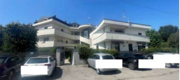 2-salle Appartement à Giussano, Italy No. 8206 10