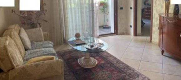 2-salle Appartement à Giussano, Italy No. 8206 8