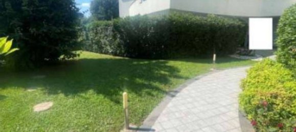 2-salle Appartement à Giussano, Italy No. 8206 9