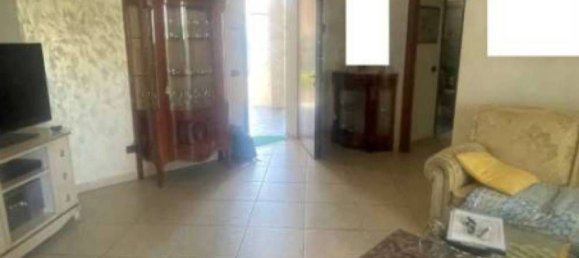 2-salle Appartement à Giussano, Italy No. 8206 6