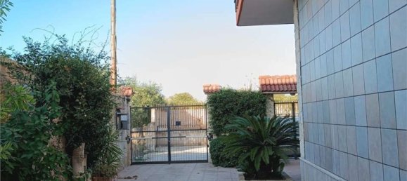 8 bedrooms Villa in Bitonto, Italy No. 343947 4