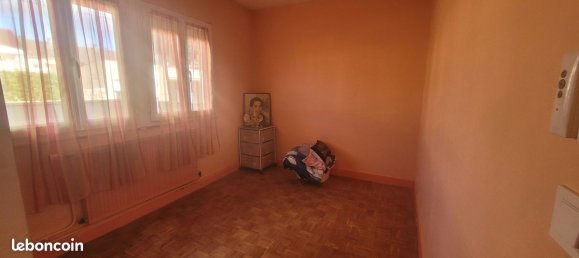 2 bedrooms House in Chambly, France No. 219880 6