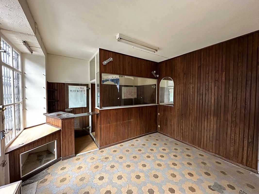 1 bedroom Commercial property in Versailles, France No. 131785