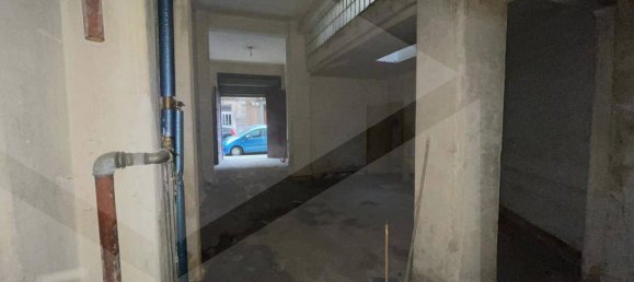 2 rooms Commercial property in Bari, Italy No. 23751 4