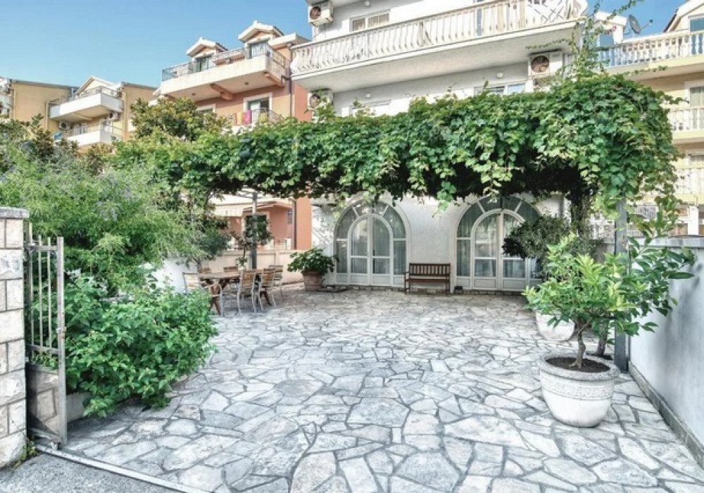 Hotel en Budva, Montenegro No. 1651