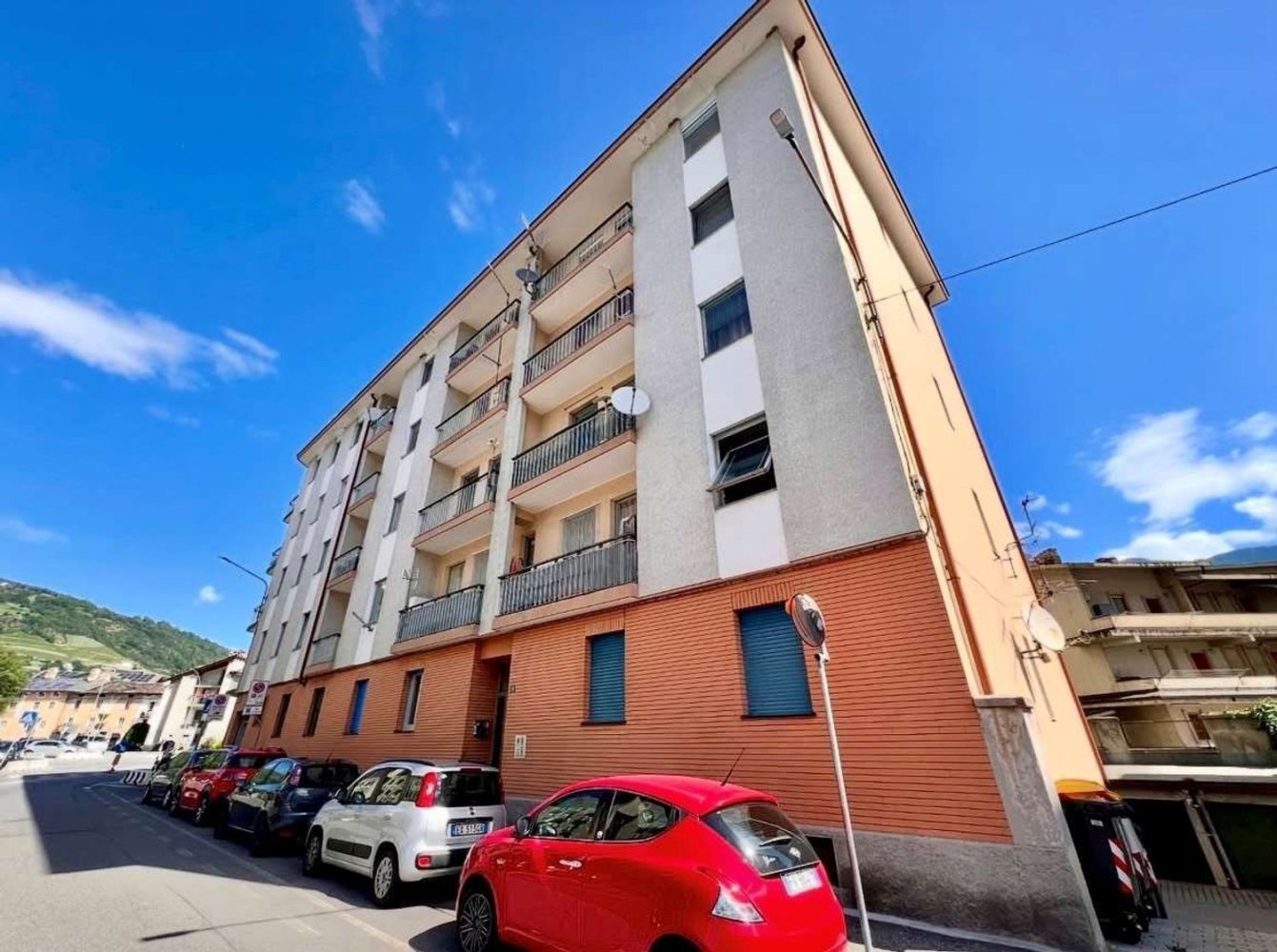 4 bedrooms Apartment in Aosta, Italy No. 331622