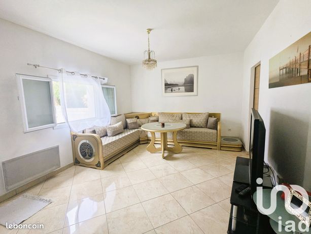 3 bedrooms House in Sainte-Eulalie, France No. 282077