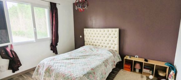 3 bedrooms House in Sainte-Eulalie, France No. 282077 2