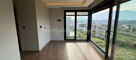 Villa de 4+1 en Izmir, Turkey No. 32790 13