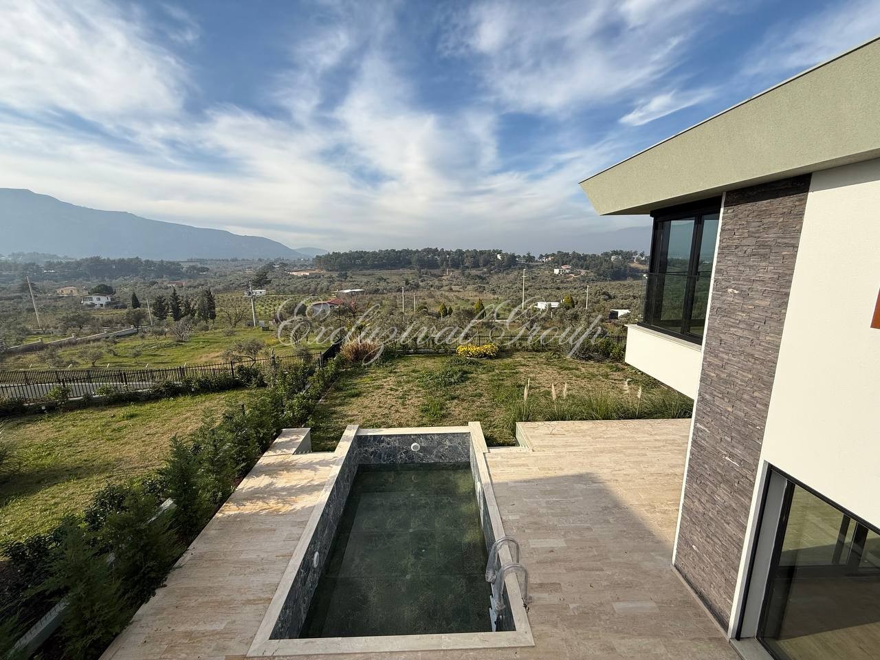 Villa de 4+1 en Izmir, Turkey No. 32790