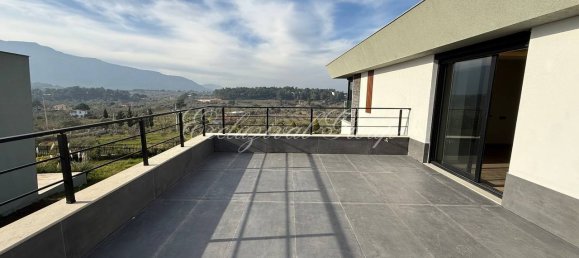 Villa de 4+1 en Izmir, Turkey No. 32790 4