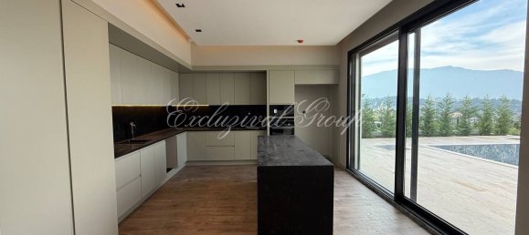 Villa de 4+1 en Izmir, Turkey No. 32790 6