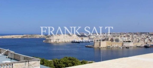 3 bedrooms Apartment in Floriana, Malta No. 11533 2