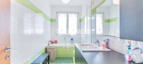 2 Schlafzimmer Wohnung in Bollate, Italy, Nr. 376494 10