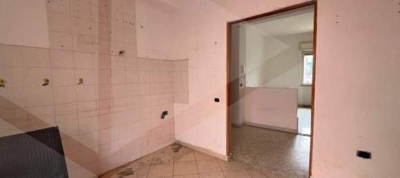 2 bedrooms Apartment in Naples, Italy No. 22089 4