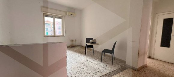 2 bedrooms Apartment in Naples, Italy No. 22089 3