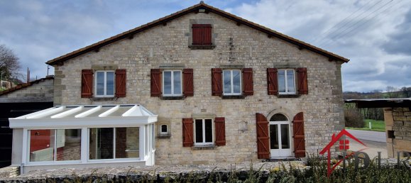 323m² Commercial property in Langres, France No. 262243 15