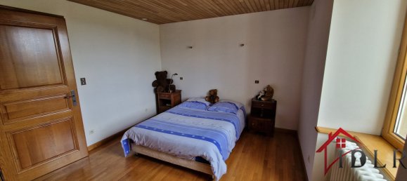 323m² Commercial property in Langres, France No. 262243 12