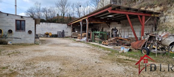 323m² Commercial property in Langres, France No. 262243 6