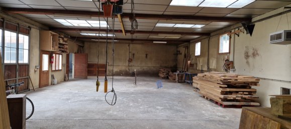 323m² Commercial property in Langres, France No. 262243 4