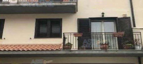 8 rooms Apartment in Mascalucia, Italy No. 51112 2