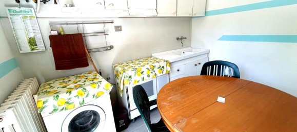 5 rooms House in Ponsacco, Italy No. 170165 3