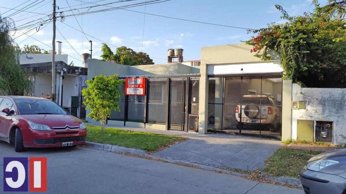 3 bedrooms House in Ituzaingo, Argentina No. 74251