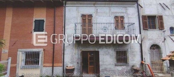 5 rooms Apartment in Fivizzano, Italy No. 49136 3
