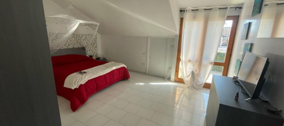 3غرفة شقة في Giugliano in Campania, Italy رقم 72061 7