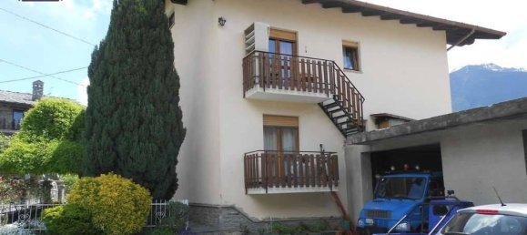 5 bedrooms Villa in Verrayes, Italy No. 294122 4