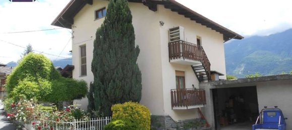 5 bedrooms Villa in Verrayes, Italy No. 294122 2