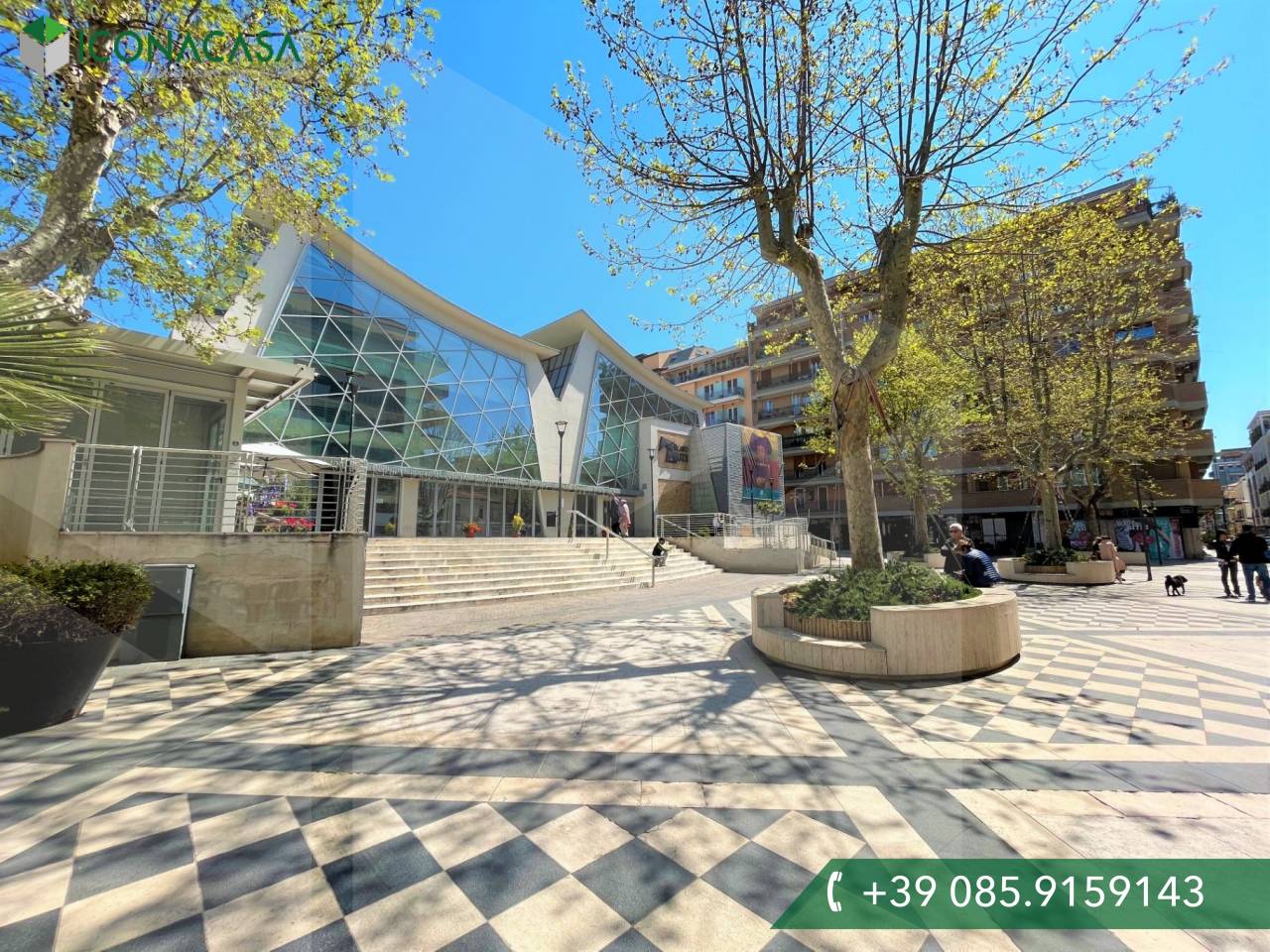 1 room Commercial property in Pescara, Italy No. 17511