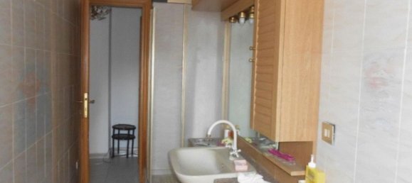 3 rooms Apartment in Pioltello, Italy No. 227332 9