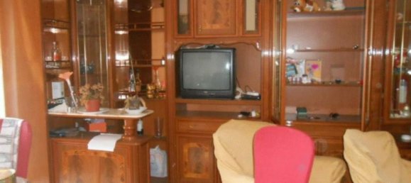 3 rooms Apartment in Pioltello, Italy No. 227332 5