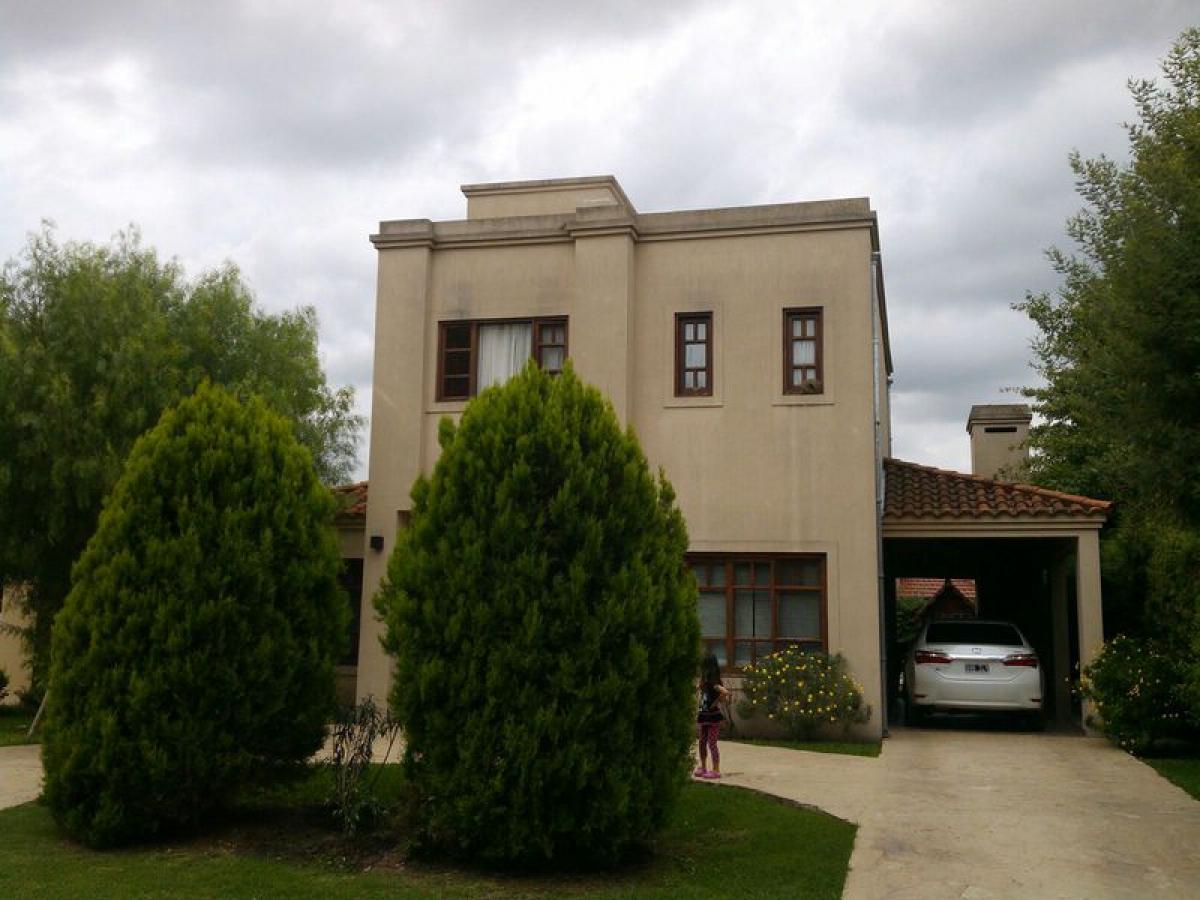 5 bedrooms House in Moreno, Argentina No. 52820