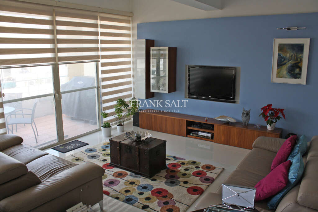 3 bedrooms Apartment in Saint Julian's, Malta No. 8606