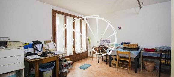 Casa de 5 habitaciónes en Prato, Italy No. 136022 19