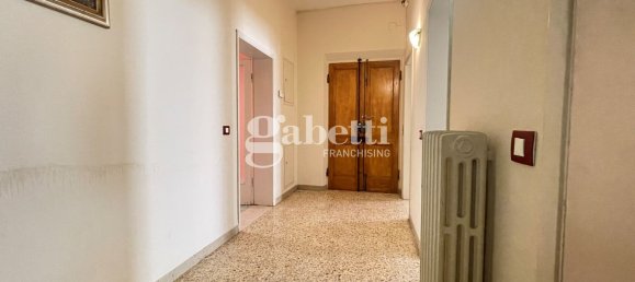 3 bedrooms Apartment in Florence, Italy No. 362766 18