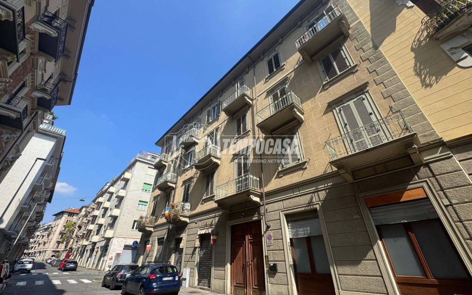 4 bedrooms Apartment in Turin, Italy No. 350787