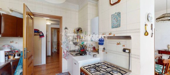 4 bedrooms Apartment in Turin, Italy No. 350787 11