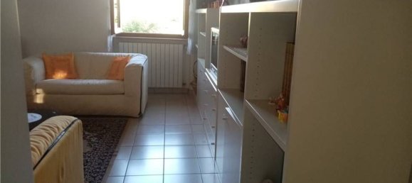 4 bedrooms Villa in Gualdo Cattaneo, Italy No. 373071 5