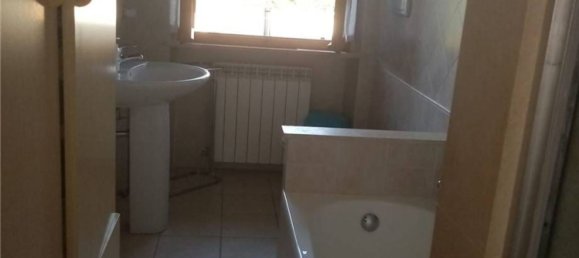 4 bedrooms Villa in Gualdo Cattaneo, Italy No. 373071 3