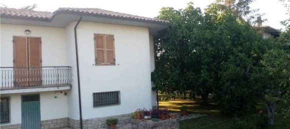 4 bedrooms Villa in Gualdo Cattaneo, Italy No. 373071 7