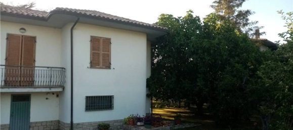 4 bedrooms Villa in Gualdo Cattaneo, Italy No. 373071 6