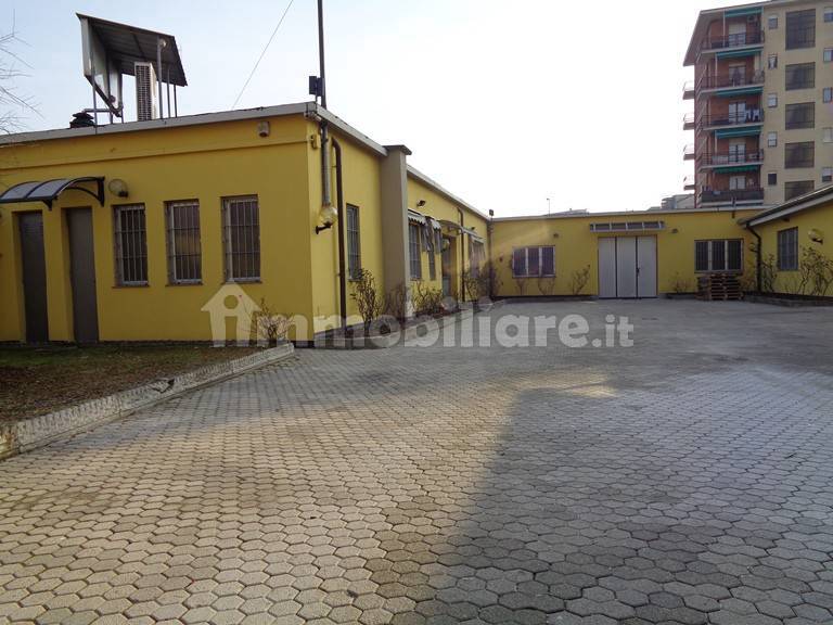 450m² Warehouse in Turin, Italy No. 71501