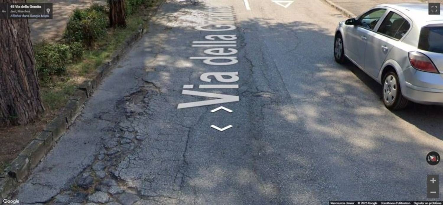 3 rooms Apartment in Jesi, Italy No. 97953