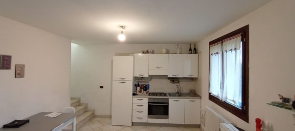 5-Zimmer Doppelhaus in Fiorenzuola d'Arda, Italy, Nr. 163052 8