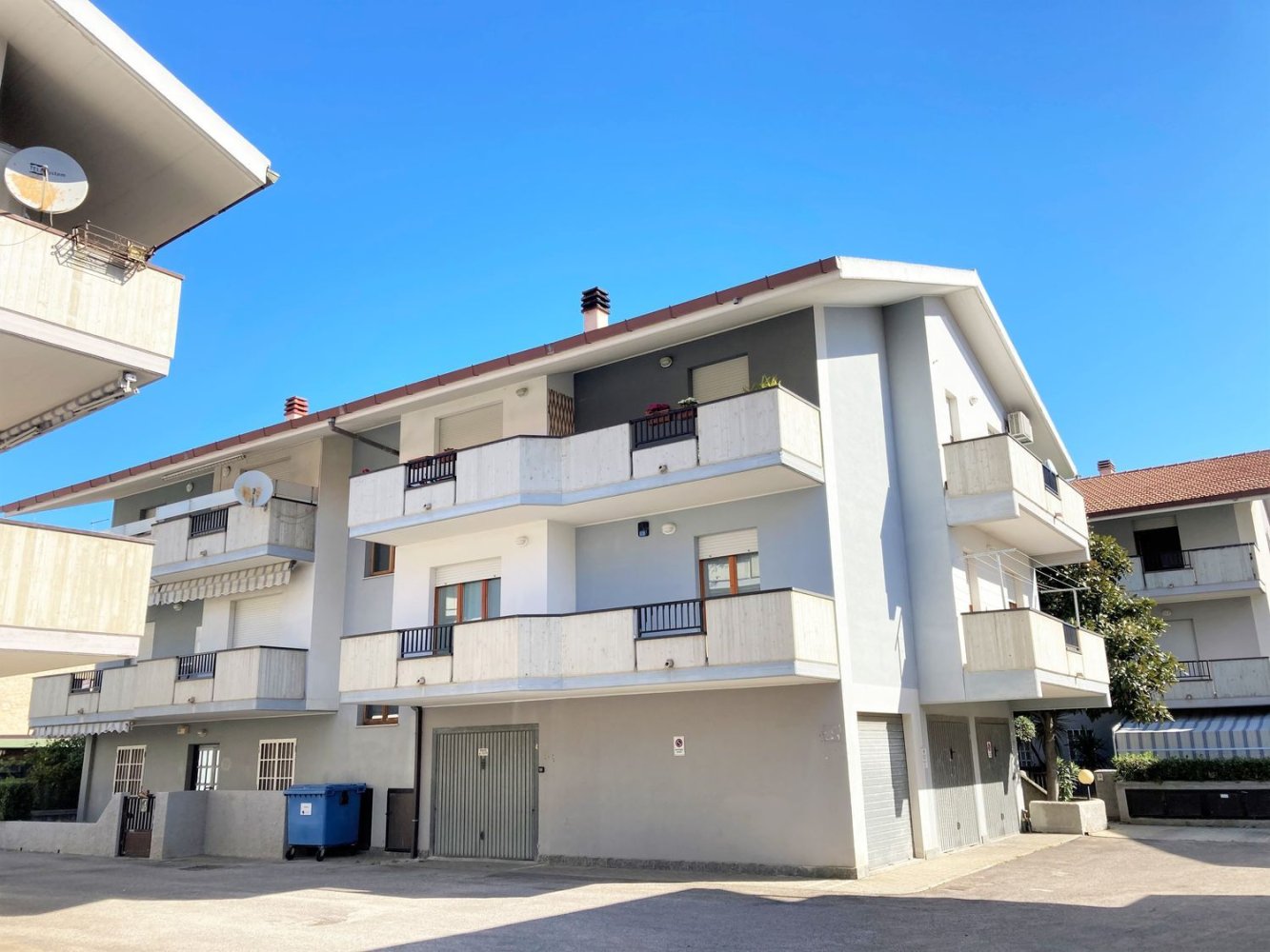 3غرفة شقة في Silvi, Italy رقم 267630